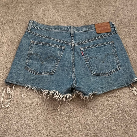“Levi- High Rise Shorts size 28” - Picture 1 of 6